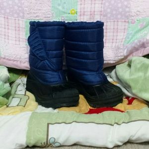 Blue snow boots